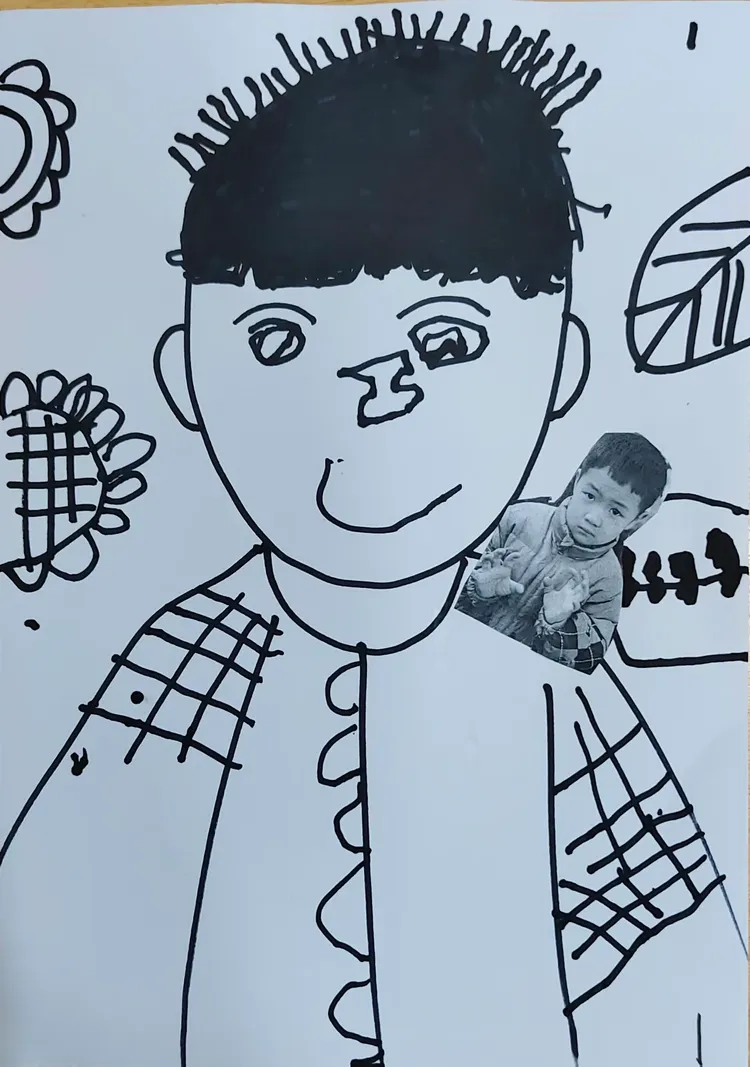 中三班线描人物画《我的自画像》