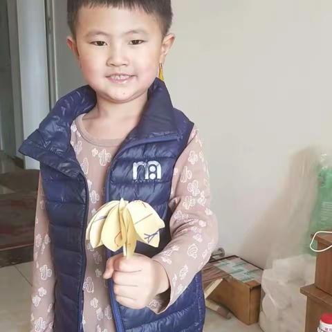 萌芽幼儿园隔离不隔爱，宝贝们棒棒的