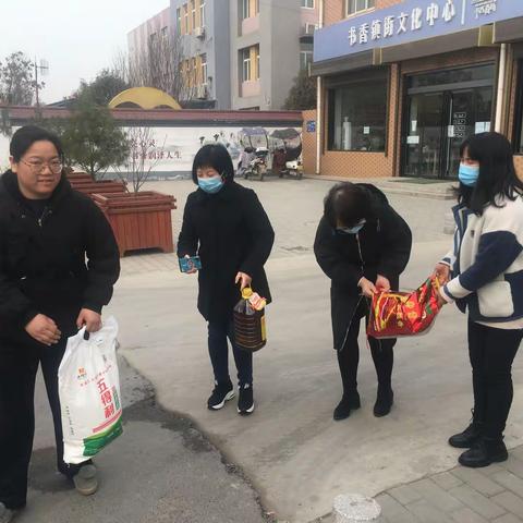 灵沼街道春节走访慰问企业退休人员
