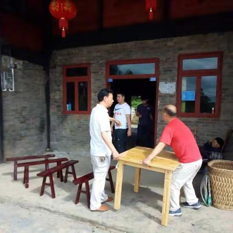 精准扶贫送温暖，全力以赴共脱贫
