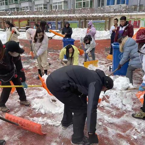 师情融积雪，温情似暖阳——北市校区除雪报道