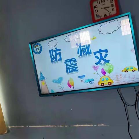 卞铺幼儿园防震演练，安全“童”行