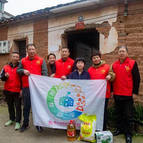 幸福家人七区园梦助学新年回访