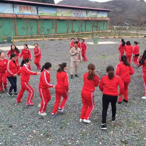绥阳县洋川镇希望幼儿园 三八节拓展活动