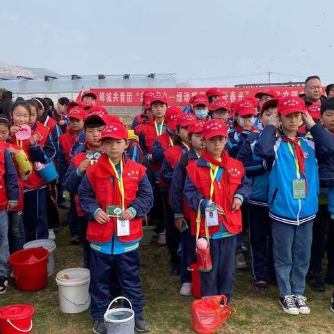 种下一棵小树   绿化美丽家园——棠阴中学举行植树活动
