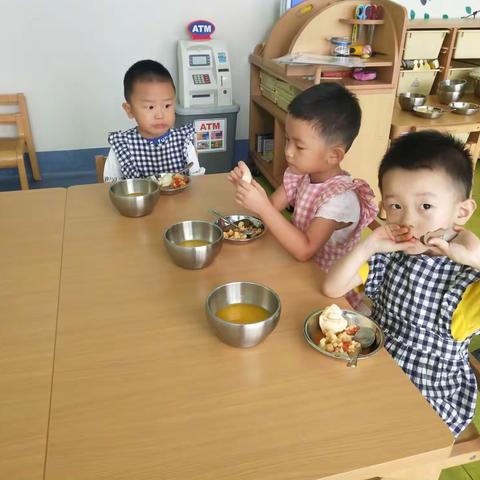 爱贝儿国际幼稚园102室8月14日留念