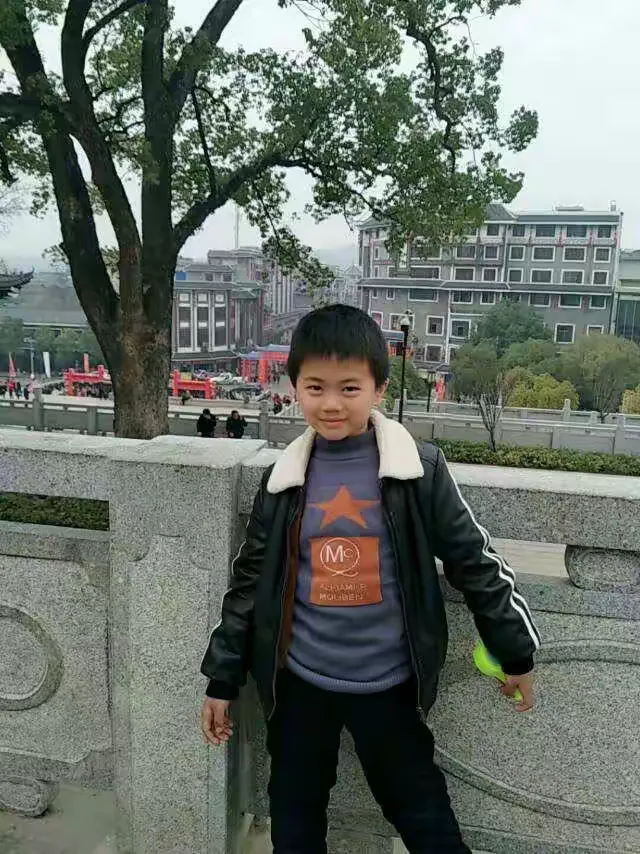 一年级12班周星宇的快乐暑期。