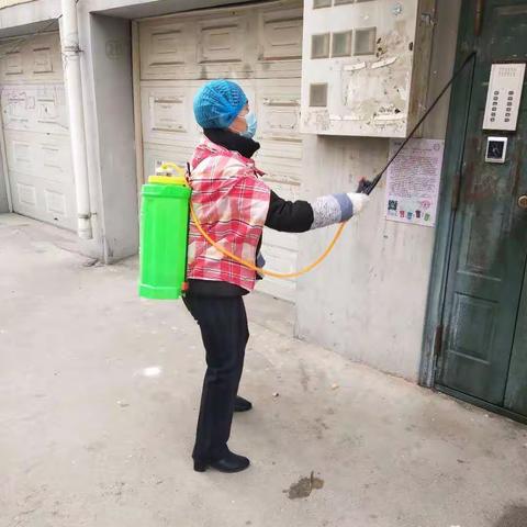 滨河小区志愿者——连家庄小学陈金秀老师