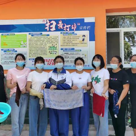 清扫卫生美化校园 我是党员我先行