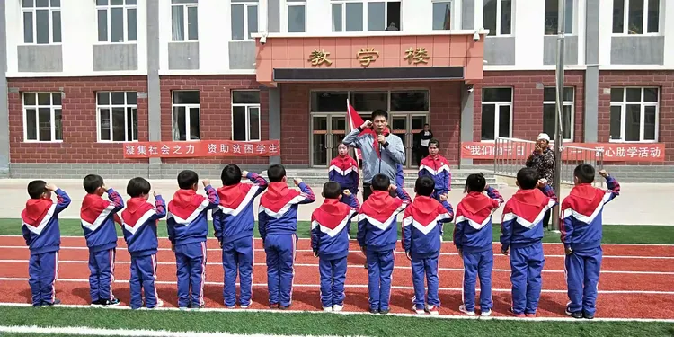 我为祖国添彩绘画