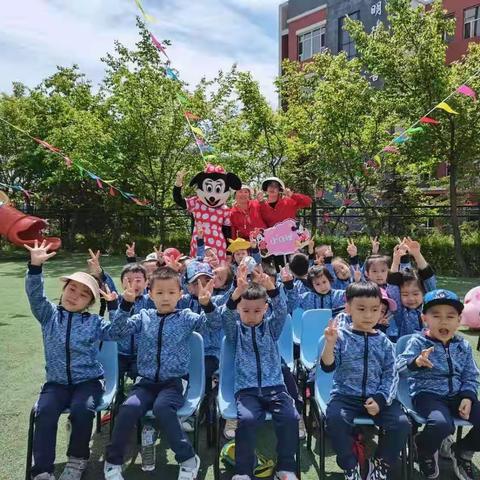 “童心飞扬，乐享成长”明珠国际幼稚园小B班运动会精彩瞬间
