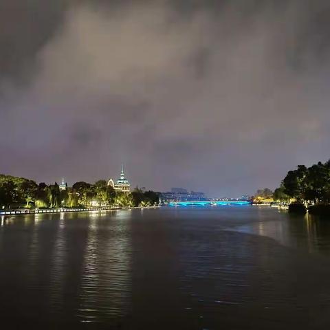 夜游濠河