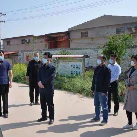 经开区文教局领导到南沿村镇西王庄小学督导校中园建设