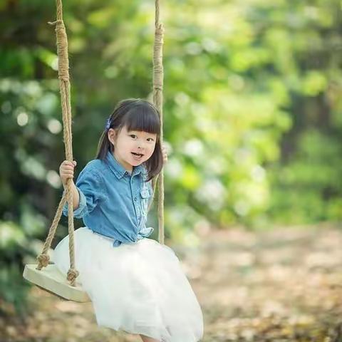 美术活动课《清明节荡秋千》