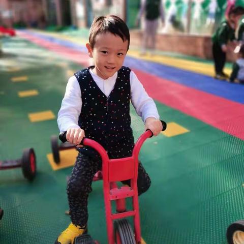 济南市天桥区安可幼儿园海豚班🐬之浩杨（任浩杨）小朋友的成长足迹