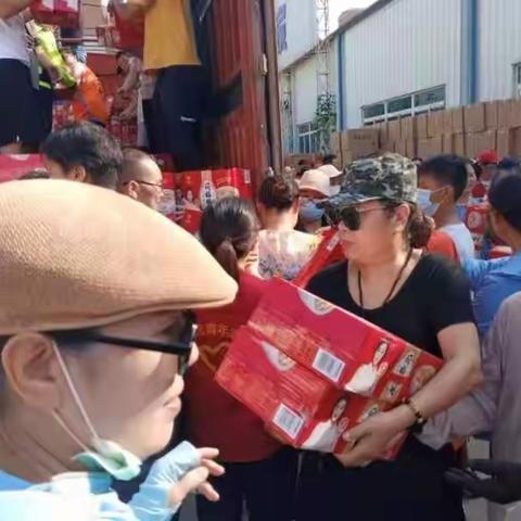 一方有难八方援 ，雨水无情人有情