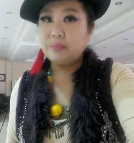 【最美青春故事分享】                                      漯河市爱心艺术团团长连英：为艺术而倾情奉献