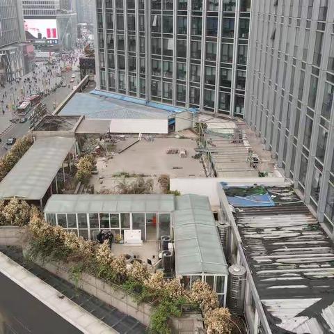 春熙路利剑出击 治理辖区违法搭建