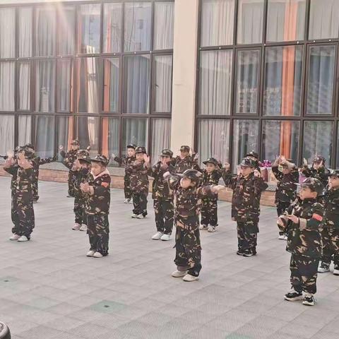 欢乐的时光🌞总是过的如此匆匆🌹随着周五的到来💫可爱的宝贝们👶愉快的周末又到了💕