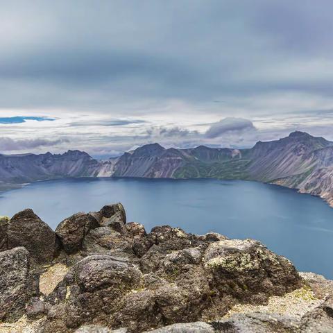 海拔最高的火山湖---长白山天池