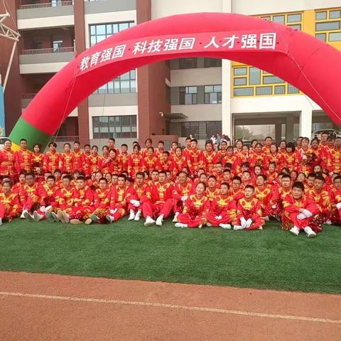 临河区运会 鸿文学子一展雄风！