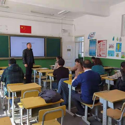 成长不止步，学习不停歇     ——格尔木小学数学组教研活动