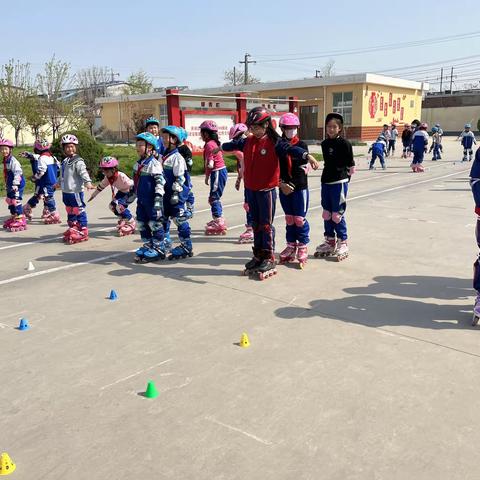 水冶镇北环路小学轮滑社团(五)