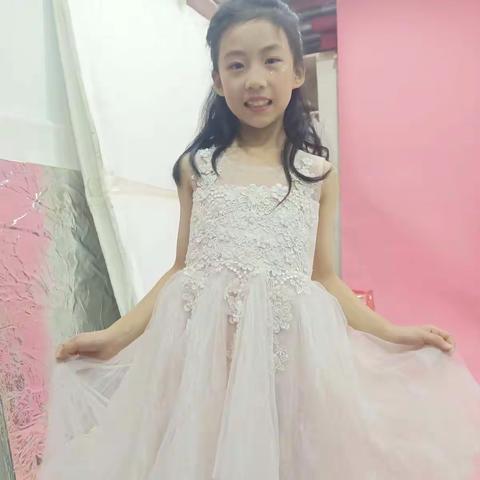 我为学校代言——开发区西山联校三年级一班董洋铄