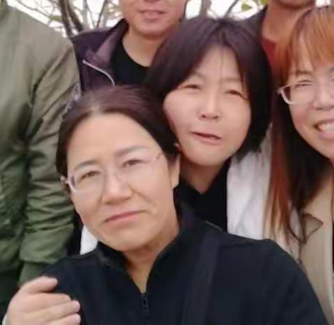 2019年4月27日我们早上6:30出发，8:58登上棋盘山主峰。多年向往终圆梦！