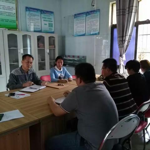 李镇长亲临计生办研究计生工作