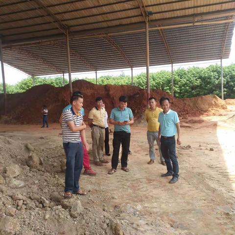 头国村党支部开展党史活动之一……为群众办实事活动。