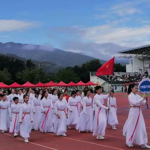 《礼赞二十大，奋进新征程》---福安实小龙江​六（5）班第45届运动会精彩瞬间