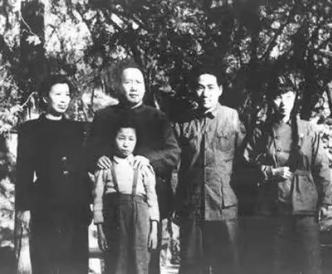 埋骨何须桑梓地，家国无日不思君，‖叶自武——诗祭伟大的国际主义典范和楷模毛岸英烈士