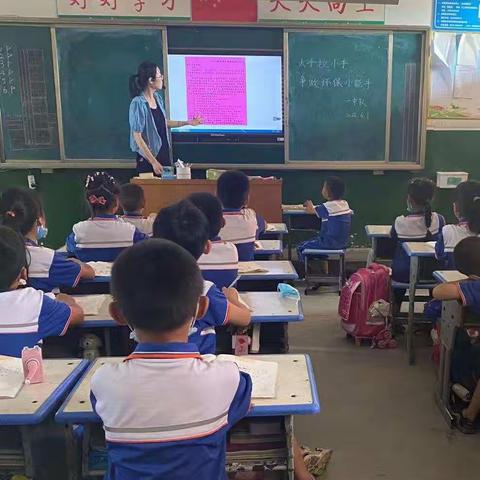 董阁小学开展“大手拉小手，争做环保小能手”主题教育活动，