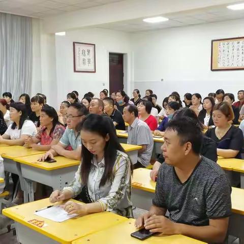 家校联手共谋实中发展 -----新安县实验初中举行学校开放日活动