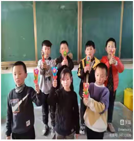 汤阴县五陵镇五二街学校一年级零起点教学—多彩课堂，快乐成长