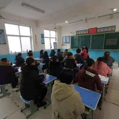 张二庄镇领导干部和党员干部进村宣讲党的十九届五中全会精神