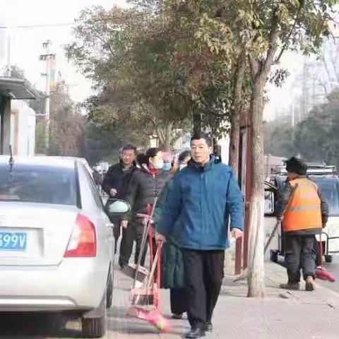 西湖社区《改善人居环境、建设美好家园》集中清洁行动