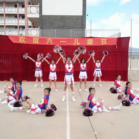 高仓桃源小学开展欢庆六一活动