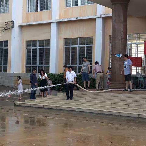 营造优美环境，精准到位迎返学——茂名市电白区树仔镇登楼学校