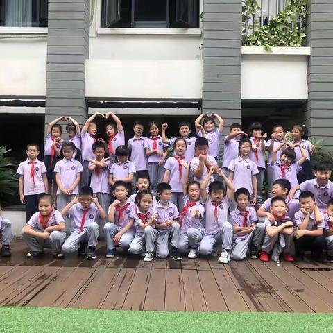 记“红领巾致敬先锋”——争做运动小健将