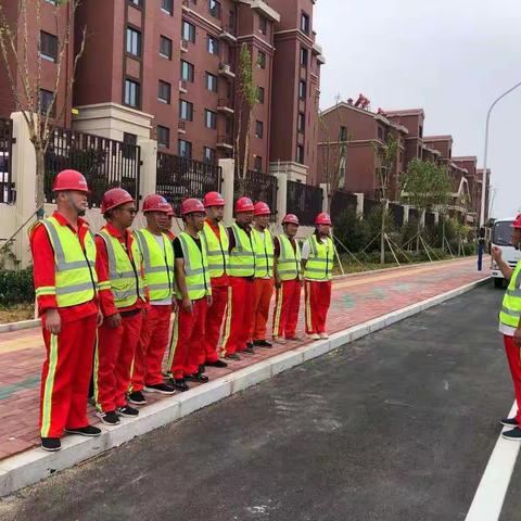 炎天暑月战高温，厉兵秣马保畅通——北戴河区次干路交通安全设施路面标线