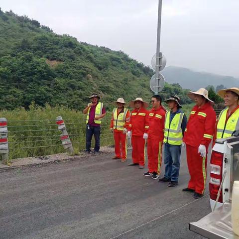 机械项目部圆满完成秦皇岛市青乐线S261养护工程路面标线施工任务