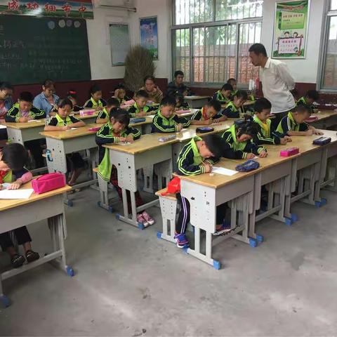 “教而不研则浅，研而不教则空”－－张炉集学区五宋小学二年级写字课程观摩教学活动