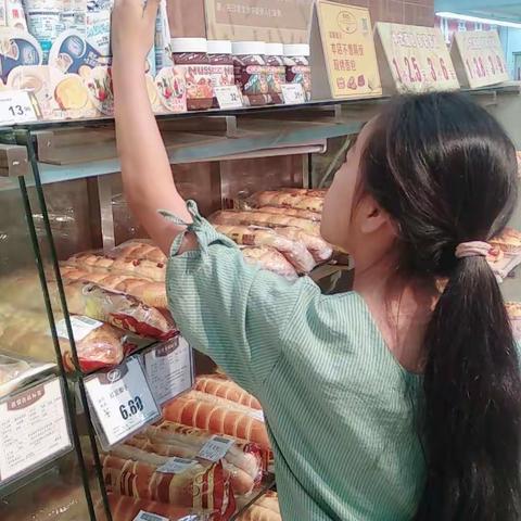 李奕萱的暑假实践活动