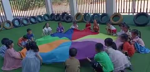 启蒙之星幼儿园~大二班9月份精彩瞬间