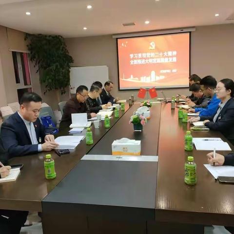 雁塔区“小个专”党委深入辖区专业市场开展党的二十大精神宣讲活动