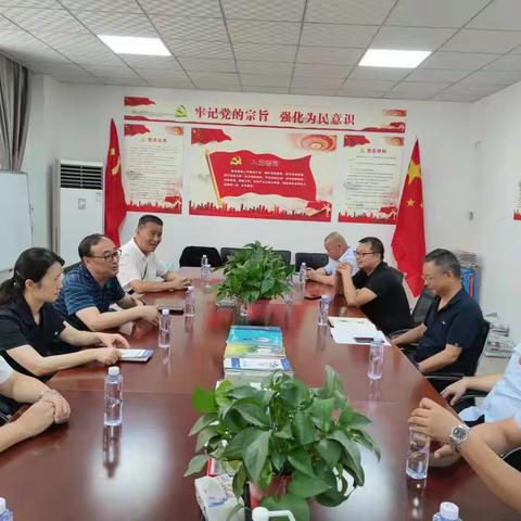 区市场监督管理局送3名退休干部到村履职