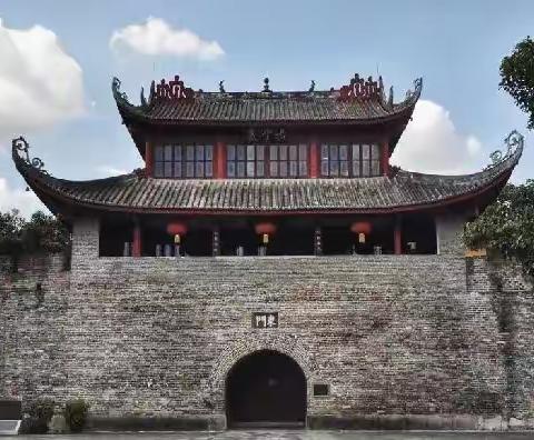 “追寻历史足迹，品味家乡美食”研学活动——2123班莫栀琳