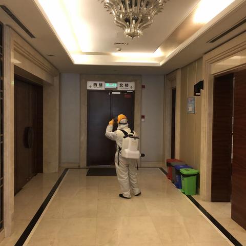 南苑新芝宾馆预防性消毒工作照2020.2.23